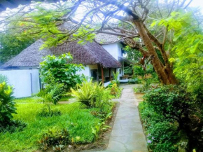 Отель Diani Banda Cottages  Diani Beach